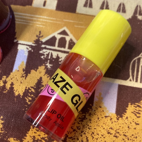INN BEAUTY Candy Apple Lip Oil - Picture 1 of 3